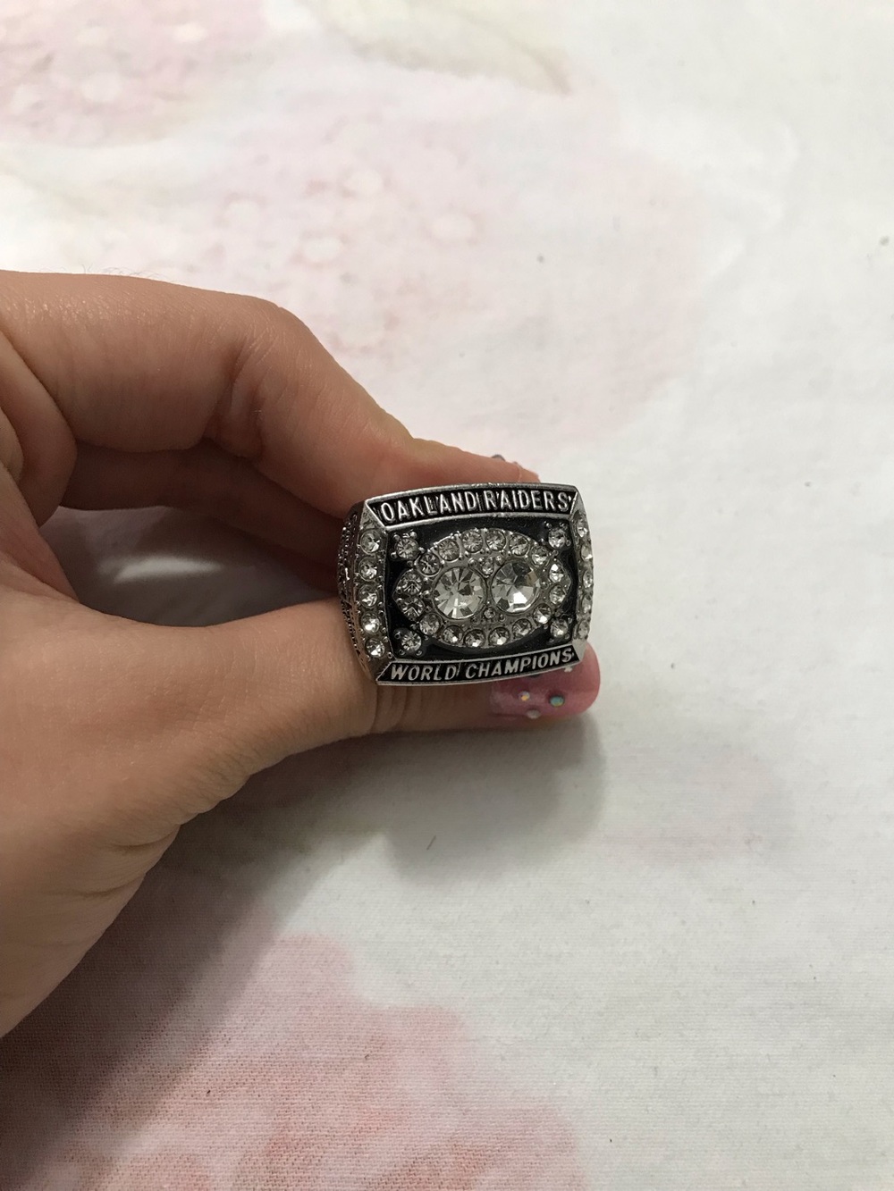 1980 Oakland Raiders Super Bowl Ring with 'OAKLAND RAIDERS' and 'WORLD CHAMPIONS